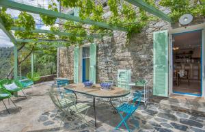 Maisons de vacances Beautiful stone house in the village of Poggio-di-Nazza : photos des chambres