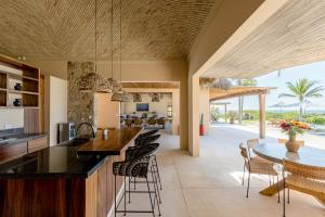 Casa Constantia Beach Front Villa