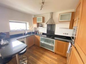 Beach Front APT with Stunning Sea View