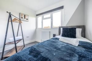 Charming 3BR Home, Sleeps 5, Contractor Stay-Friendly, Near M25, Free Parking