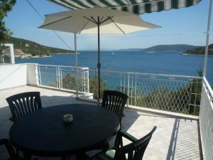 Apartment Natad - sea view