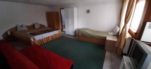 Apartamente Casa Cristina in Pensiune la 400m de Pârtia de ski