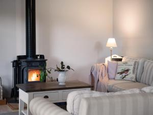 French Cottage- 2 bedrooms with huge spa