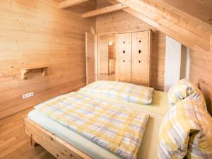Chalet Fredis Hütte by Interhome