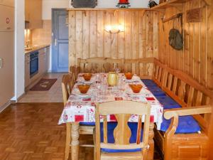 Apartment Valaisia 44b by Interhome