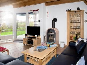 Holiday Home Cuxland Ferienpark-3 by Interhome