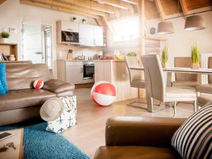 Holiday Home Cuxland Ferienpark-3 by Interhome