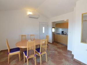 Holiday Home Basic by Interhome