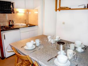 Appartements Apartment Pierres Blanches F et H by Interhome : photos des chambres