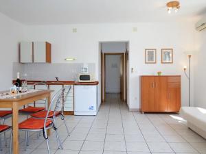 Apartment Andrea-3 by Interhome 