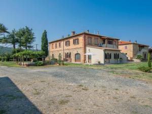 Holiday Home Podere SantElisa-2 by Interhome
