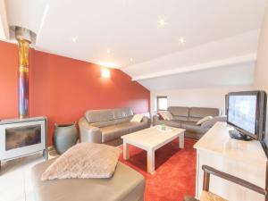 Holiday Home Polderhuis 78 parking and shared pool by Interhome