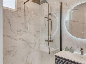 Apartment La Kamarina by Interhome