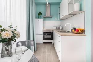 Sunny Apartments by Renters