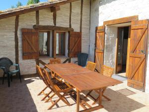 Maisons de vacances Holiday Home La Grange Jacques by Interhome : photos des chambres