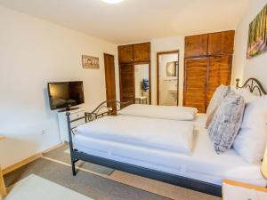 Studio Garten Appartement by Interhome