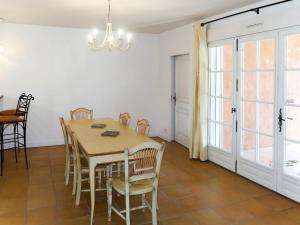 Maisons de vacances Holiday Home Hameaux de la Calade V68I by Interhome : photos des chambres