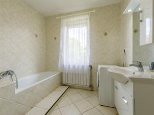 Holiday Home Edina - SZA115 by Interhome