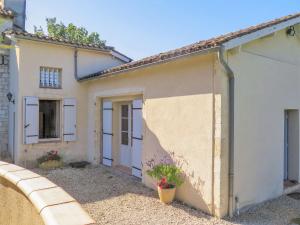 Maisons de vacances Holiday Home Le Presbytere by Interhome : photos des chambres