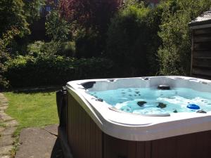Large 5 Bed House in Scarborough near the beach, Large Garden & HOT TUB