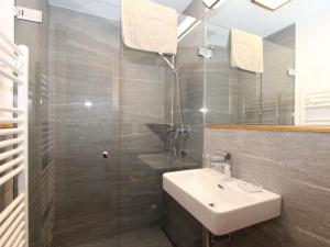 Holiday Home Zeller by Interhome