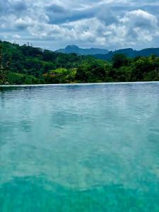 Riverbank Resort Gampola