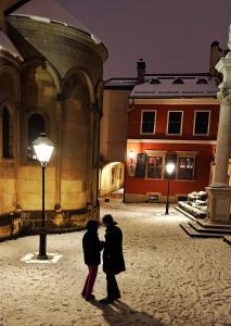 Вірменський дворик Armenian courtyard
