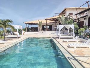 Villa Pinolo by Kabana