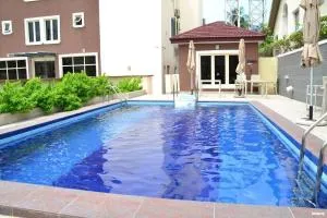 Ellyxville Hotel - Sangotedo