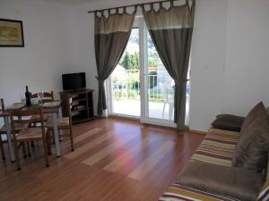 Apartment in Okrug Gornji with sea view, terrace, air conditioning, WiFi 5069-3