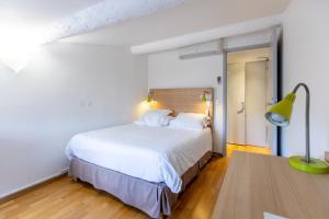 Hotels Hotel Edmond Rostand : photos des chambres