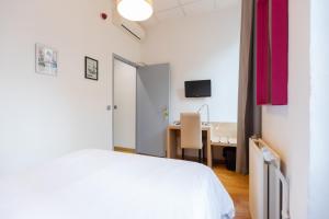 Hotels Hotel Edmond Rostand : photos des chambres