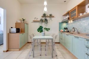 Charlize Apartment by Mamo Florence