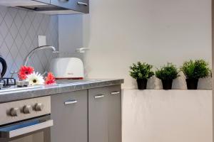 Abigail Apartment by Mamo Florence