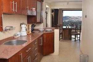 ASWAN NILE PALACE (swimming pool-rooftop-Nile view)