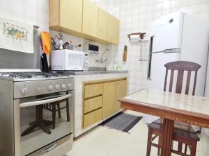 Leblon House V dois dormitórios a duas quadras da praia, com portaria 24 horas