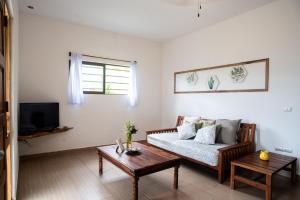 Nautilus Surf & Yoga Villas Santa Teresa