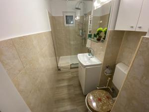 Home away - Chic and Cozy Apartment