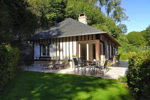 Cottage, St Martin aux Buneaux