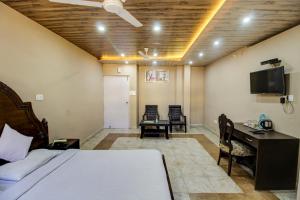 Hotel Pinjore Holiday Home