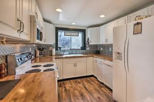 Pet-Friendly Fries Home Less Than 6 Mi to New River!