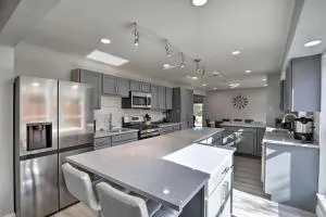 17 Mi to Dallas Richardson Home with Hot Tub - Sachse