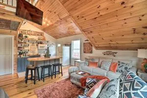 Cheery Pet-Friendly Studio with Shared Fire Pit - Melbourne