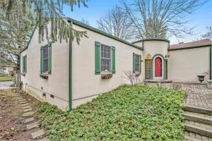 Wine Down Cottage - Three Oaks