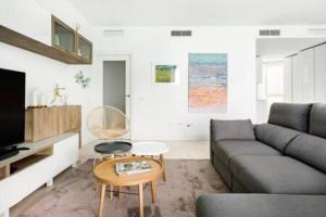 Avenida Puerta Del Mar