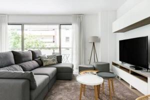 Avenida Puerta Del Mar