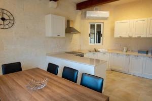 Inni Holiday Home with Infinity Pool