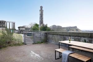 JOIVY Observatory House & Apartment
