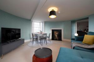 JOIVY Observatory House & Apartment