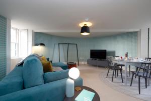 JOIVY Observatory House & Apartment